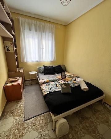 Gemuetliches Zimmer "Gold" Fuer 2 Personen Und Katzenliebhaber Валенсия Екстериор снимка
