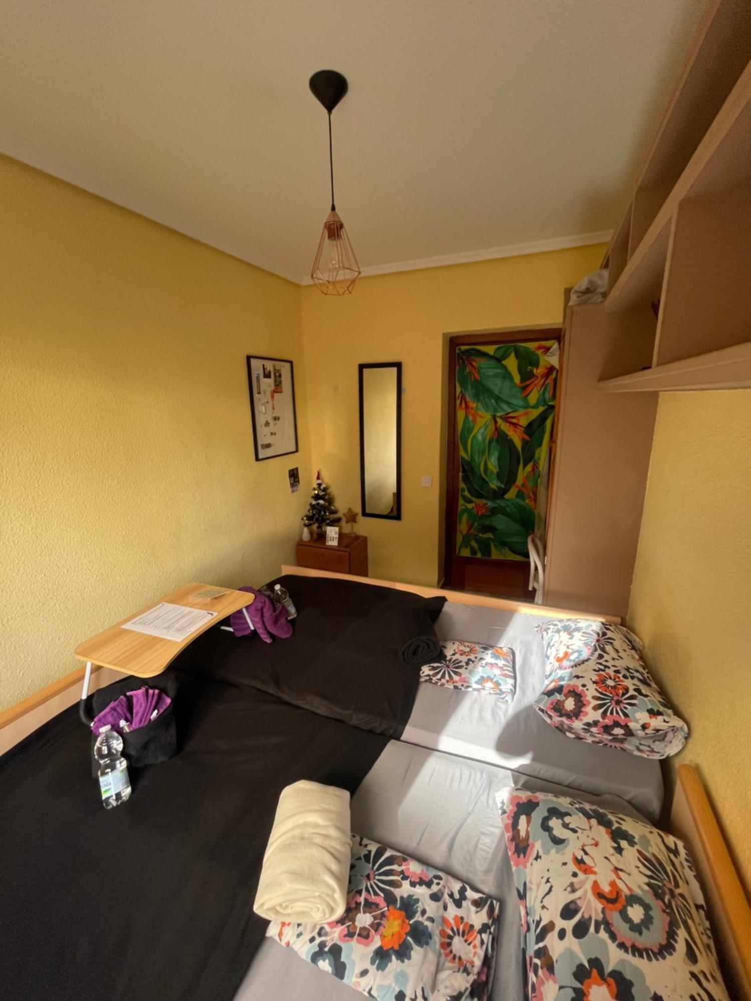 Gemuetliches Zimmer "Gold" Fuer 2 Personen Und Katzenliebhaber Валенсия Екстериор снимка